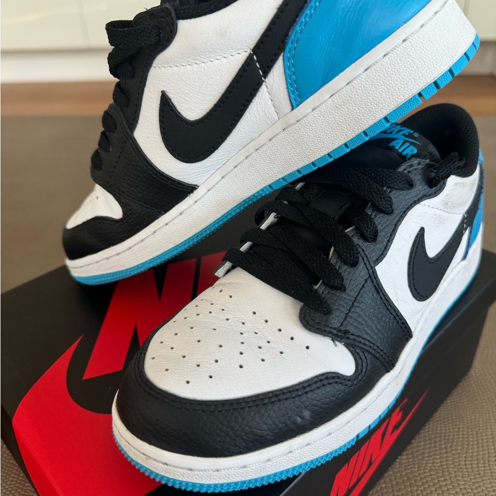 Air Jordan 1 Retro Low OG (GS) youth 5.5 white power blue black - Picture 5 of 12